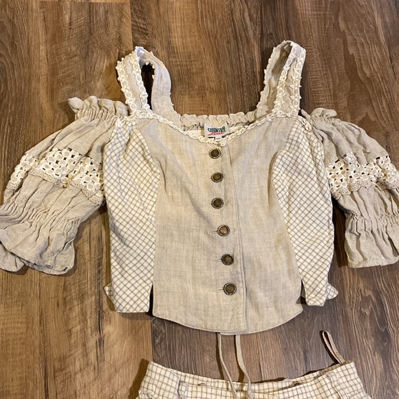 Vintage German Country Outfit - Picture 2 of 8